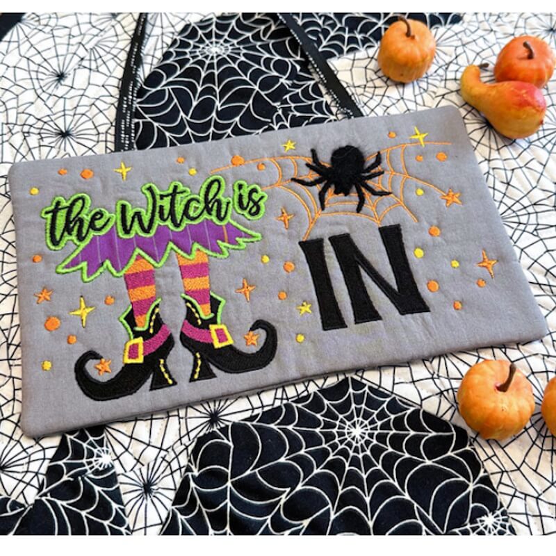 Stickdesign ITH The Witch is In or Out (Download)