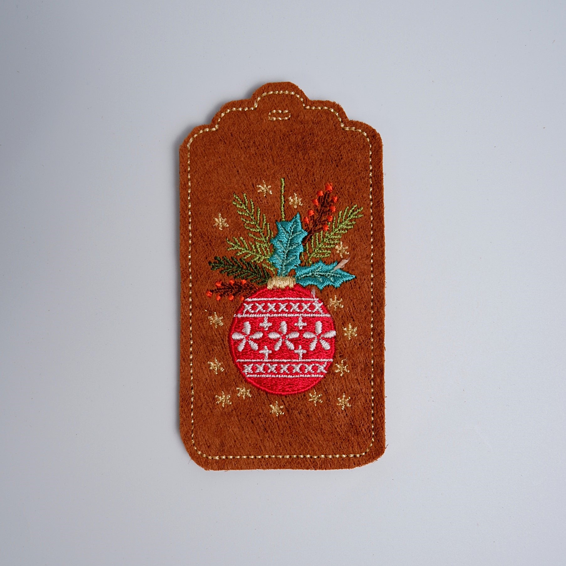 SULKY CHRISTMAS GIFT TAG - NORDIC
ORNAMENT (Embroidered gift tag)