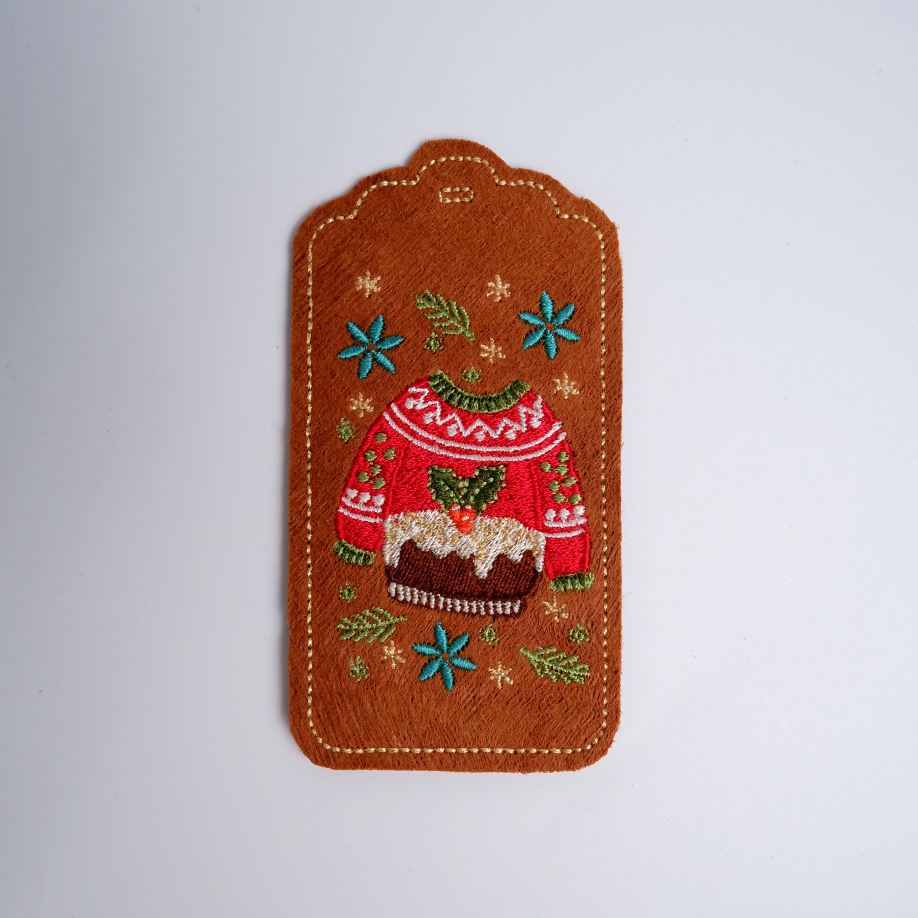 SULKY CHRISTMAS GIFT TAG - UGLY SWEATER
(Bestickter Geschenkeanhänger)